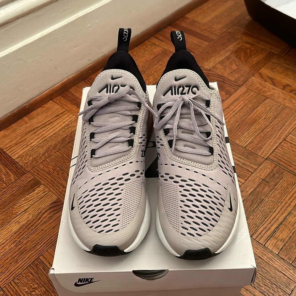 Nike air max 270 women’s 10. Moon particle/black. Worn once